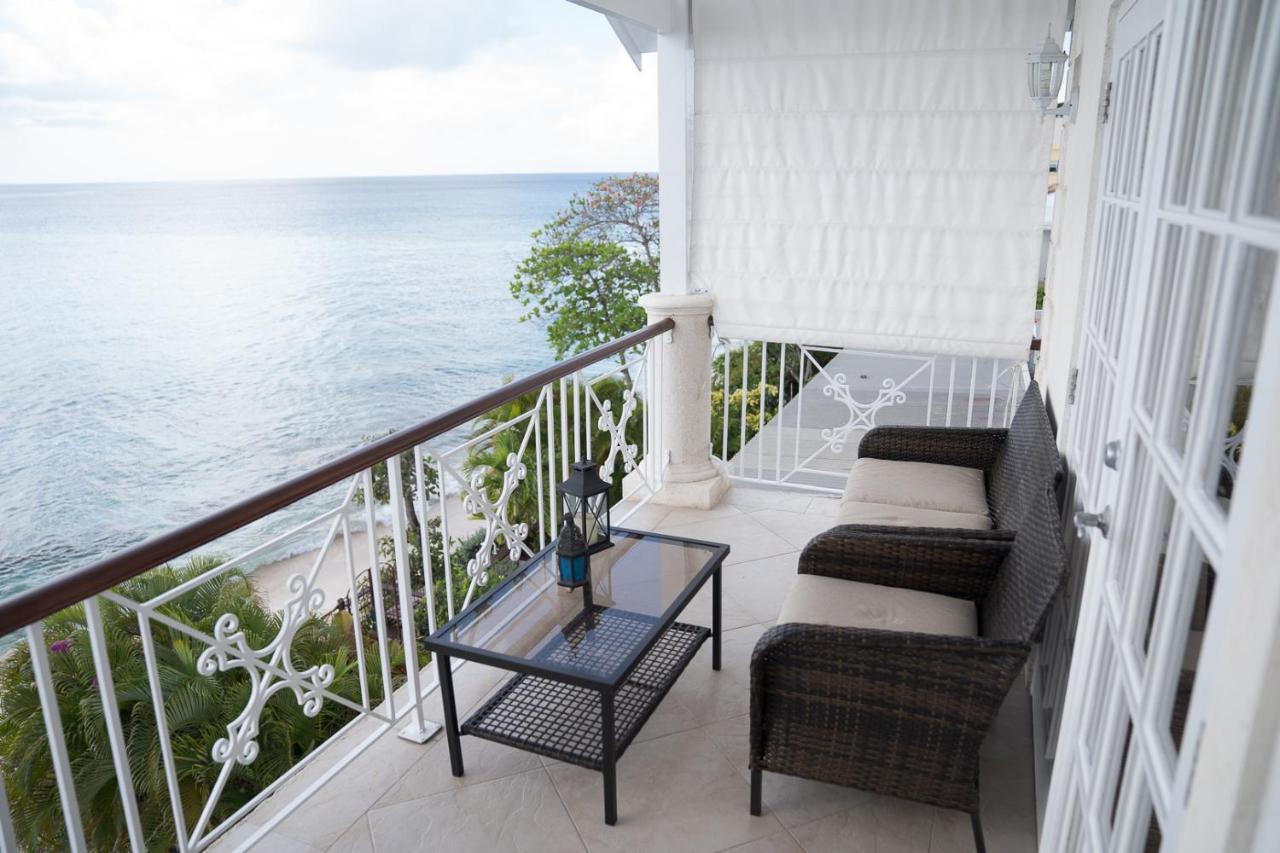 Bianca Bay 3 Bedroom West Coast Beach Front Villa Saint James Kültér fotó